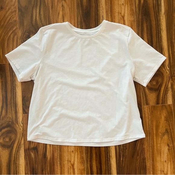 Outdoor Voices tshirt - Picture 1 of 3